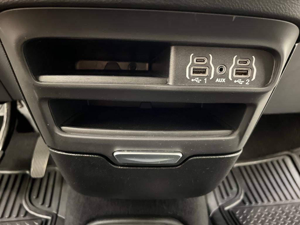 Used 2025 Chrysler Pacifica Select FWD image 57