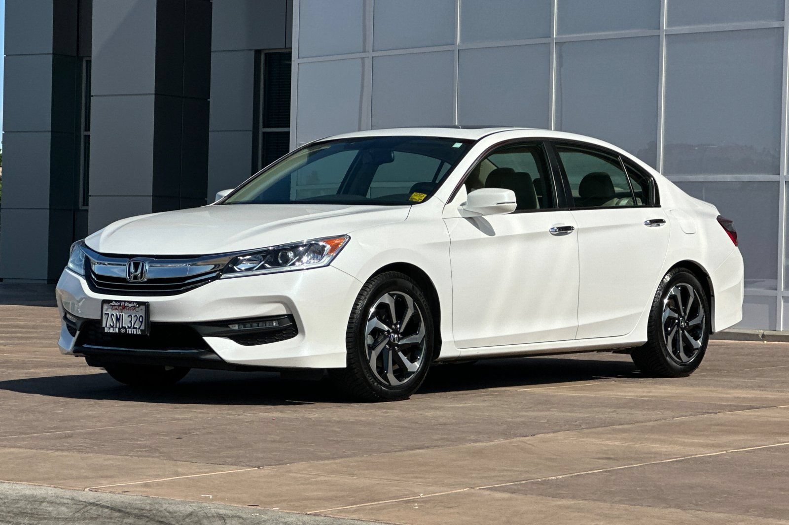 Used 2016 Honda Accord EX-L image 8