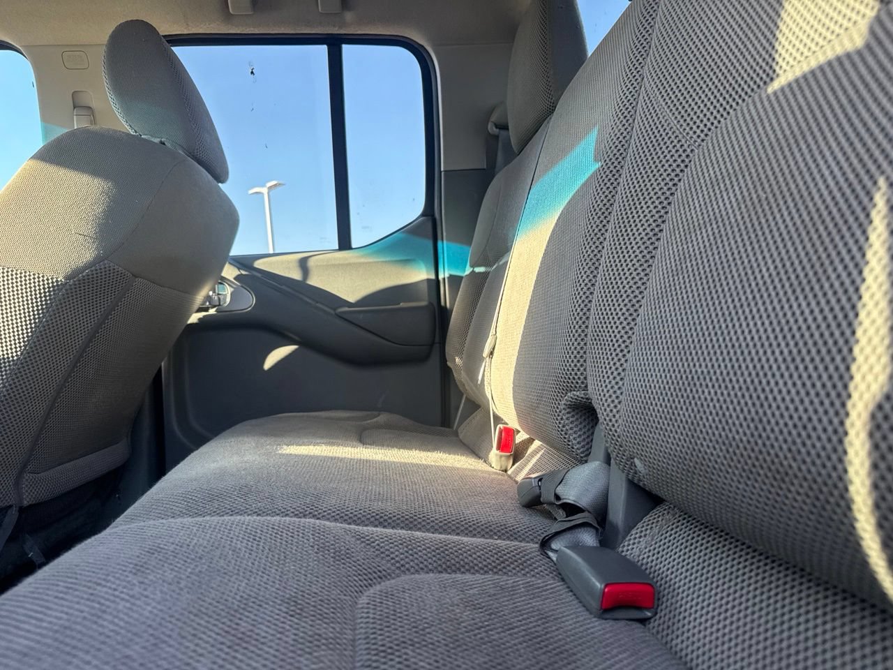 Used 2016 Nissan Frontier SV RWD image 32