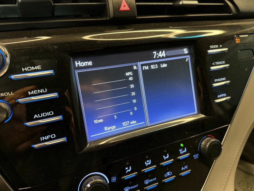 Used 2018 Toyota Camry LE FWD image 12