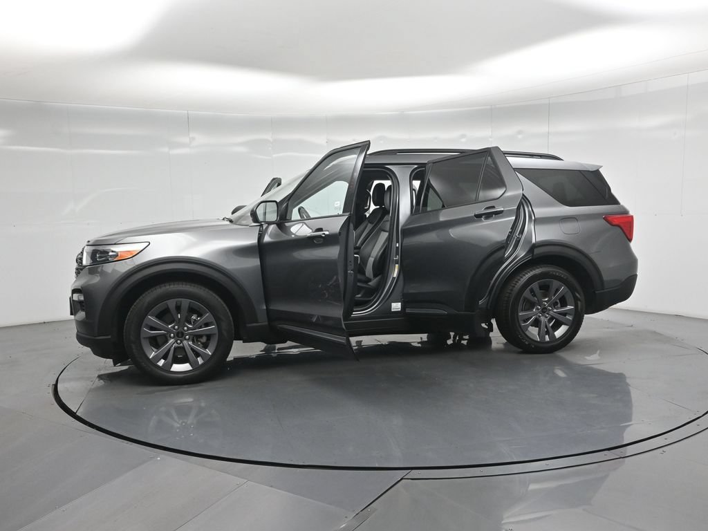 Certified 2023 Ford Explorer XLT w/ Equipment Group 202A RWD image 35