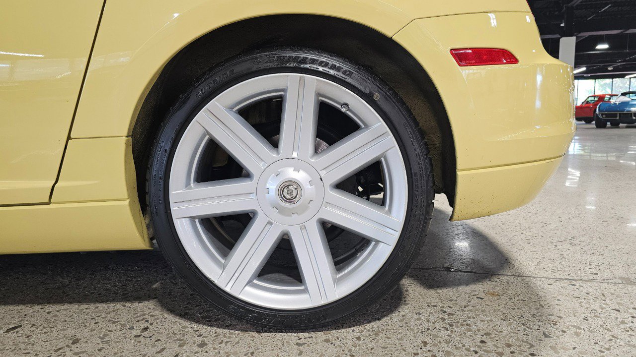 Used 2005 Chrysler Crossfire Limited image 8