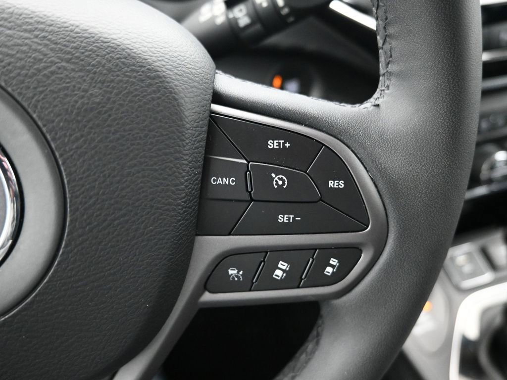 Used 2022 Jeep Cherokee Limited image 18