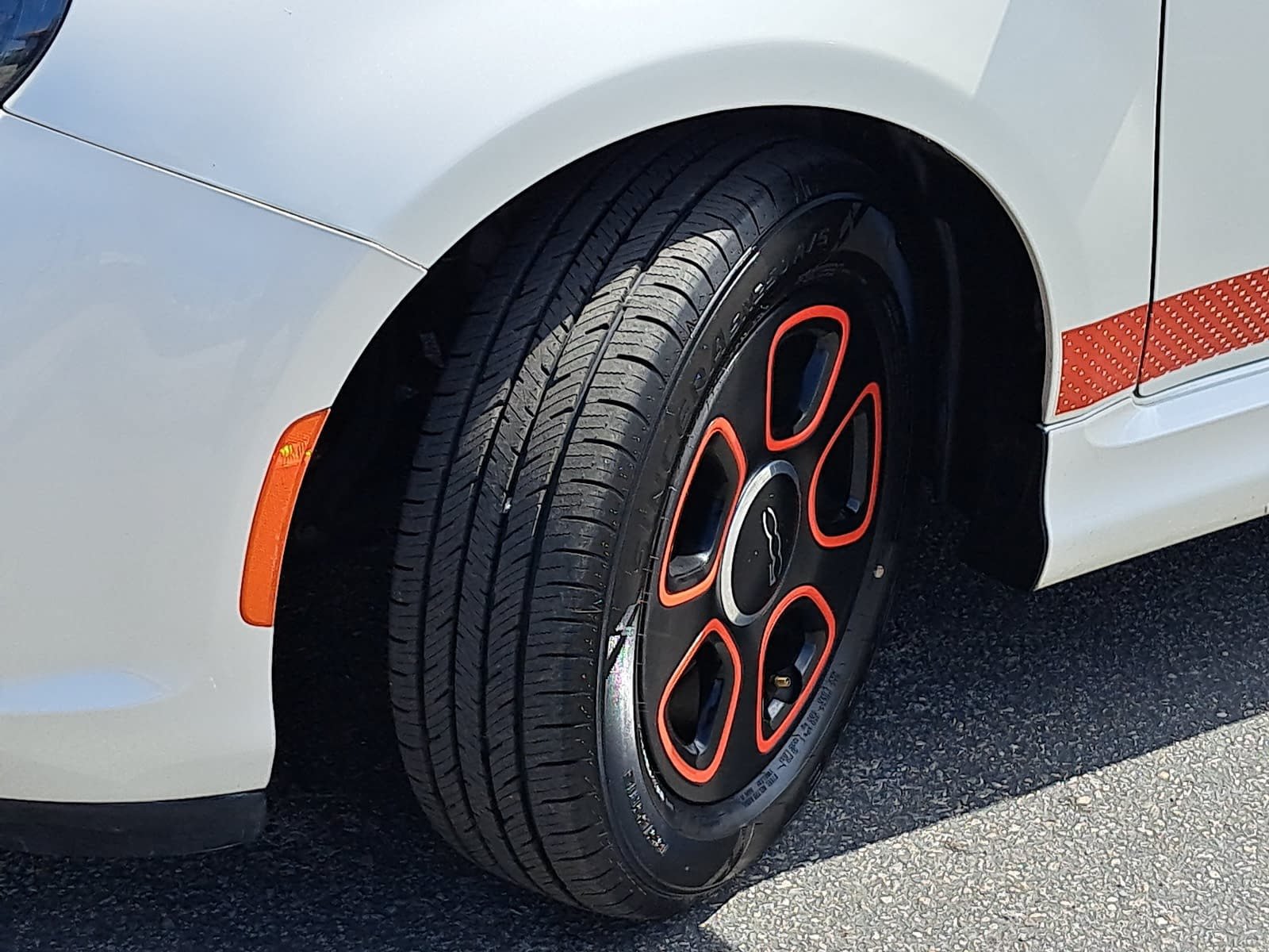 Used 2018 FIAT 500 e w/ Esport Package FWD image 33