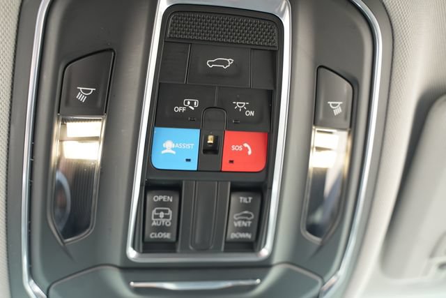 Used 2022 Jeep Grand Cherokee L Laredo w/ Luxury Tech Group I AWD/4WD image 39