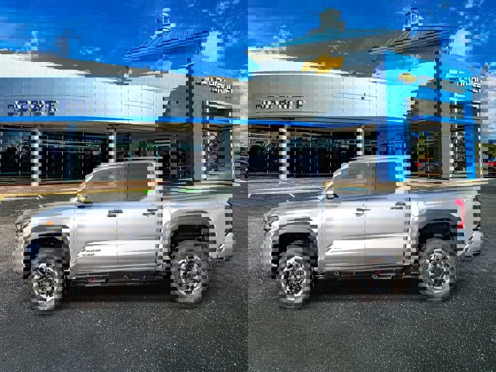 Used 2024 Toyota Tacoma TRD Off-Road w/ TRD Off Road Upgrade Package image 8