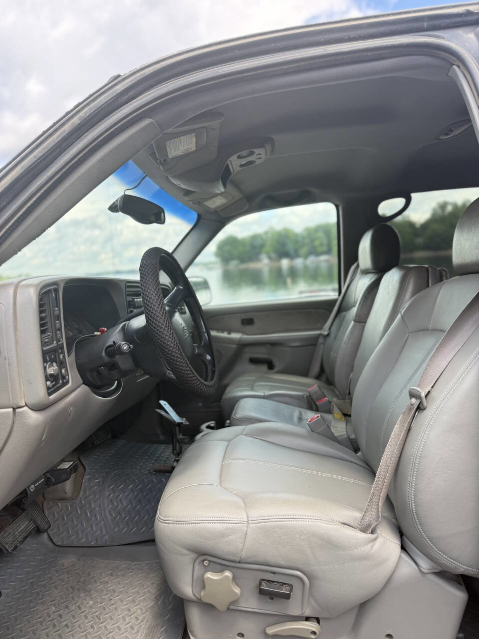 Used 2001 Chevrolet Silverado 2500 LS w/ Off-Road Skid Plate Pkg AWD/4WD image 10