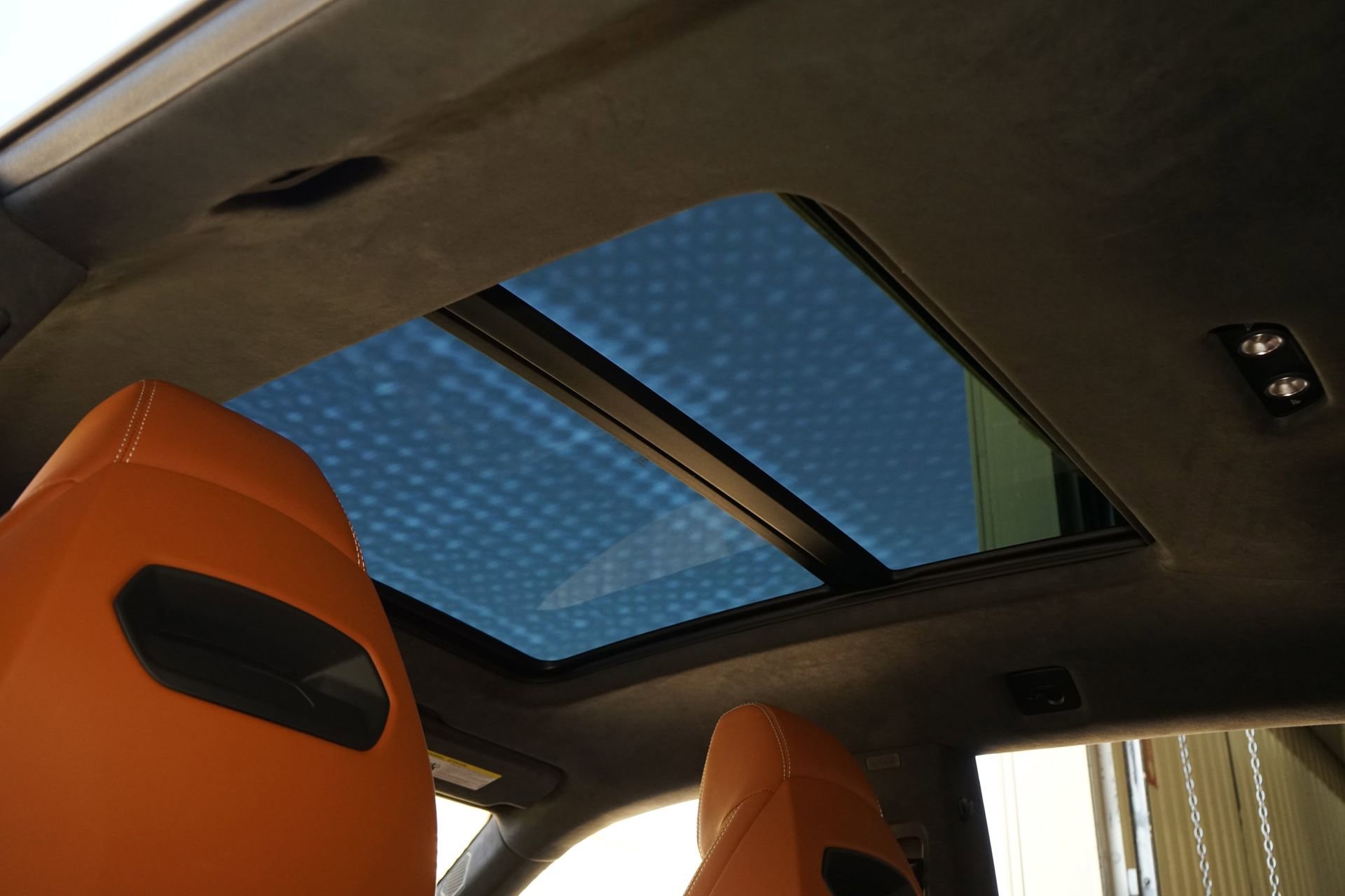 Used 2025 Lamborghini Urus SE image 22