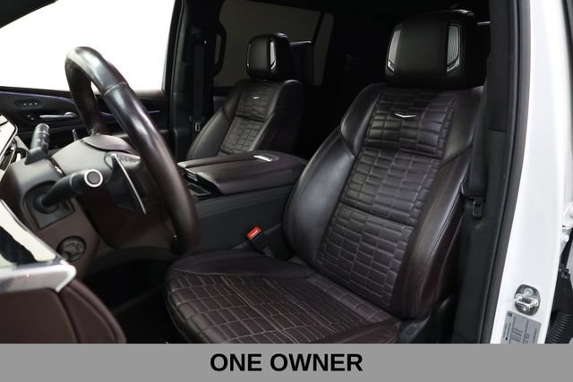 Used 2024 Cadillac Escalade ESV V w/ Heavy-Duty Trailer Package AWD/4WD image 8