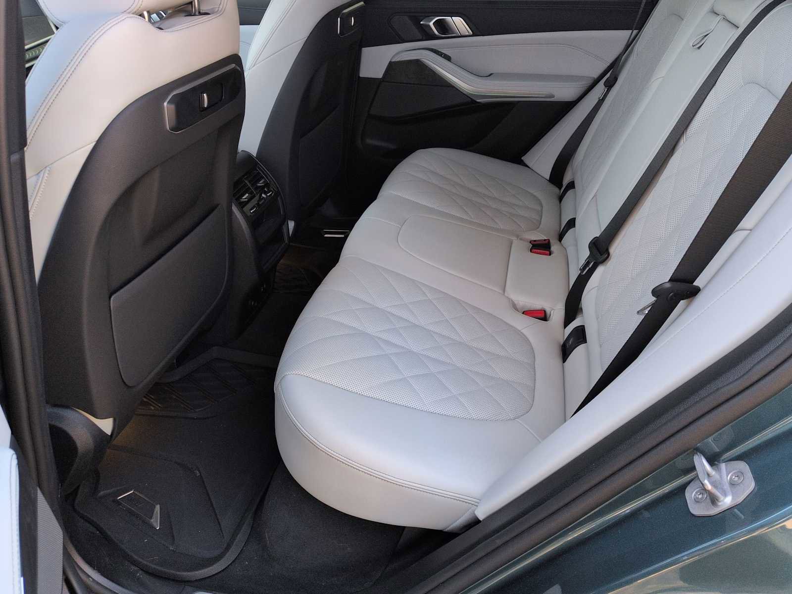 Used 2025 BMW X5 xDrive40i w/ Premium Package image 21