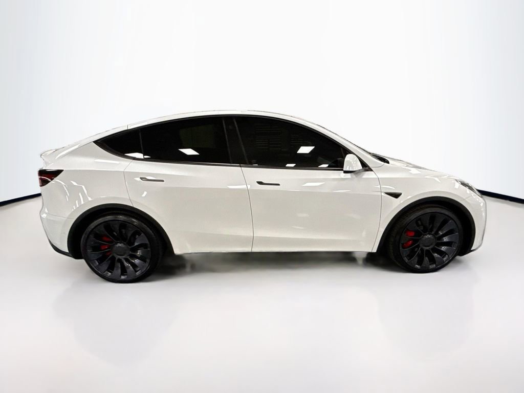 Used 2023 Tesla Model Y Performance image 4