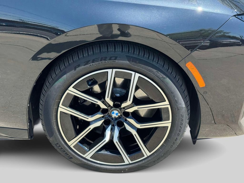 Certified 2025 BMW i7 xDrive60 w/ Premium Package AWD/4WD image 9