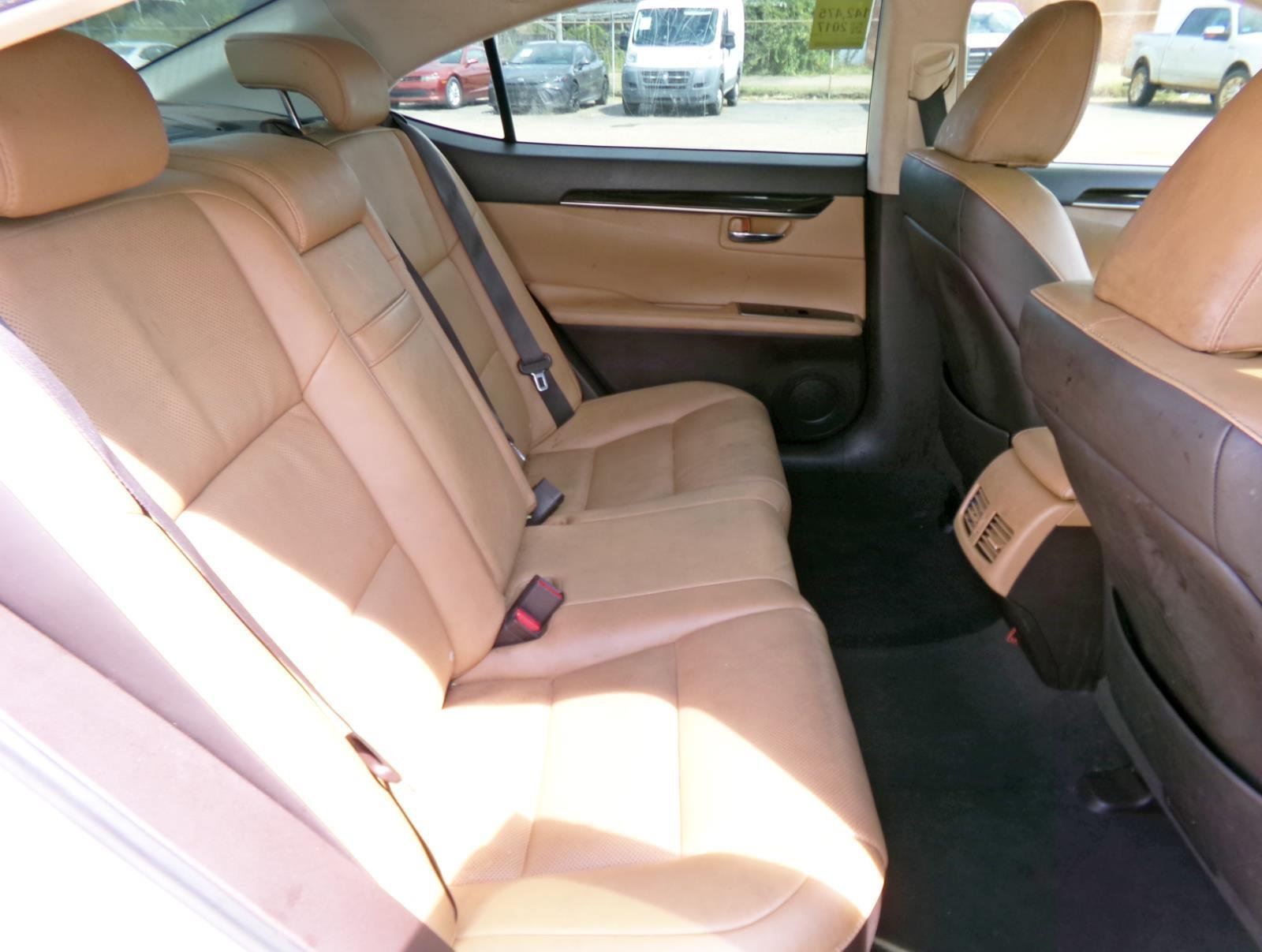 Used 2017 Lexus ES 350 w/ Premium Package FWD image 13