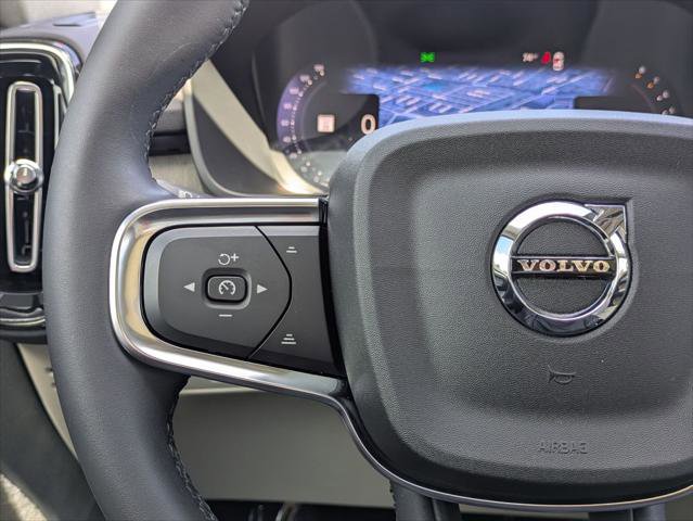 Used 2023 Volvo XC40 B5 Plus w/ Driver Assist Package AWD/4WD image 13