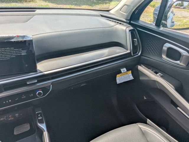 New 2026 Kia Sorento S w/ S Panoramic Sunroof Package FWD image 17