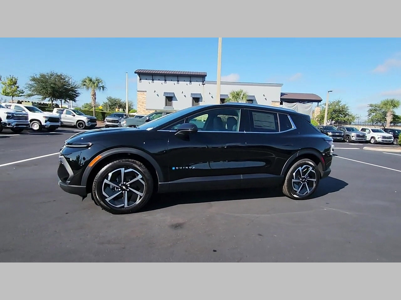 New 2026 Chevrolet Equinox EV LT AWD/4WD image 18