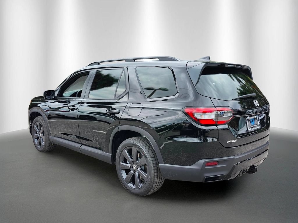 New 2026 Honda Pilot Sport image 5
