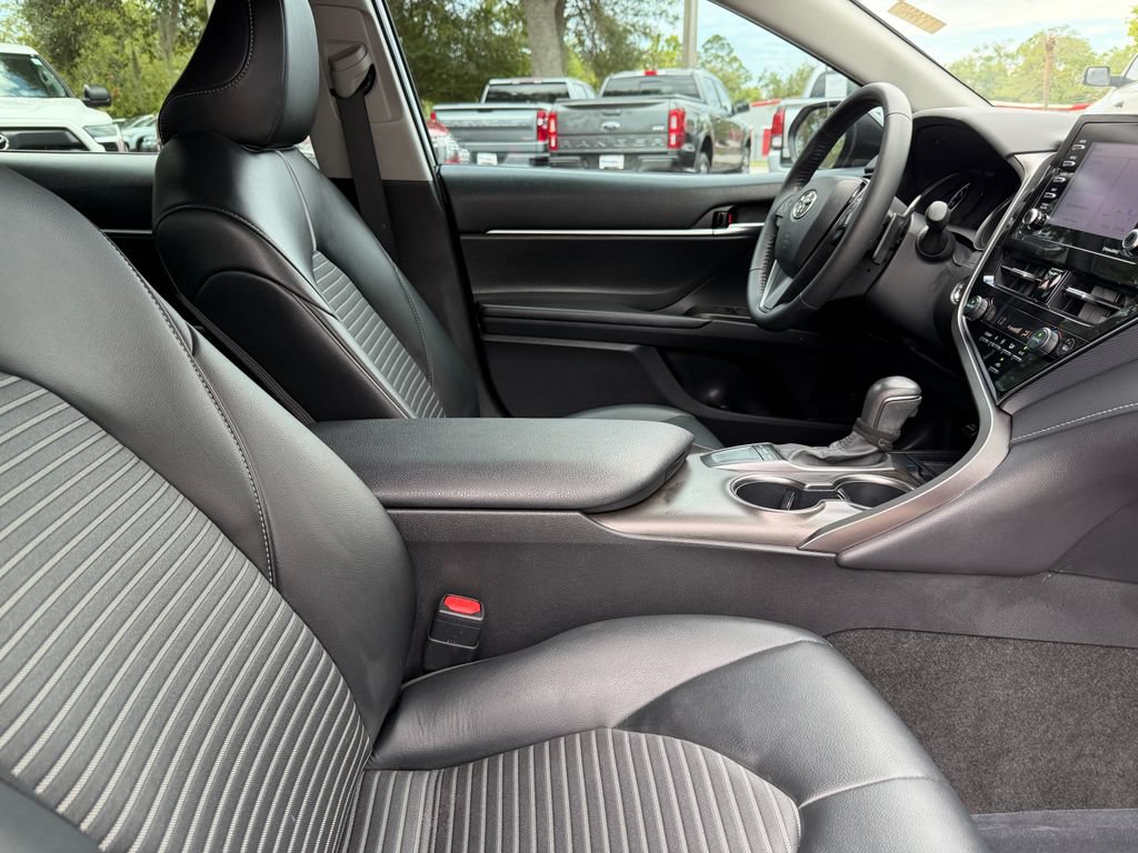 Used 2023 Toyota Camry SE w/ Convenience Package FWD image 9