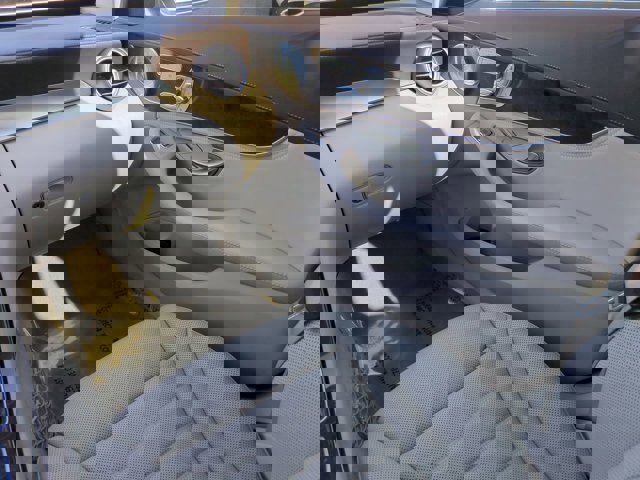 Used 2015 Mercedes-Benz C 300 4MATIC Sedan image 16