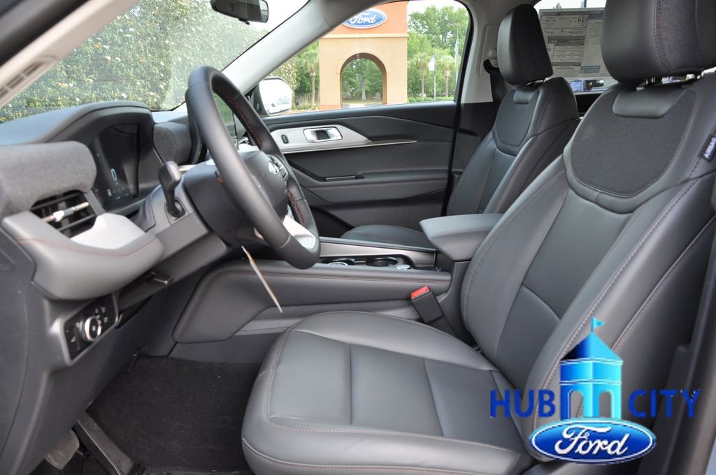 New 2026 Ford Explorer Active RWD image 10