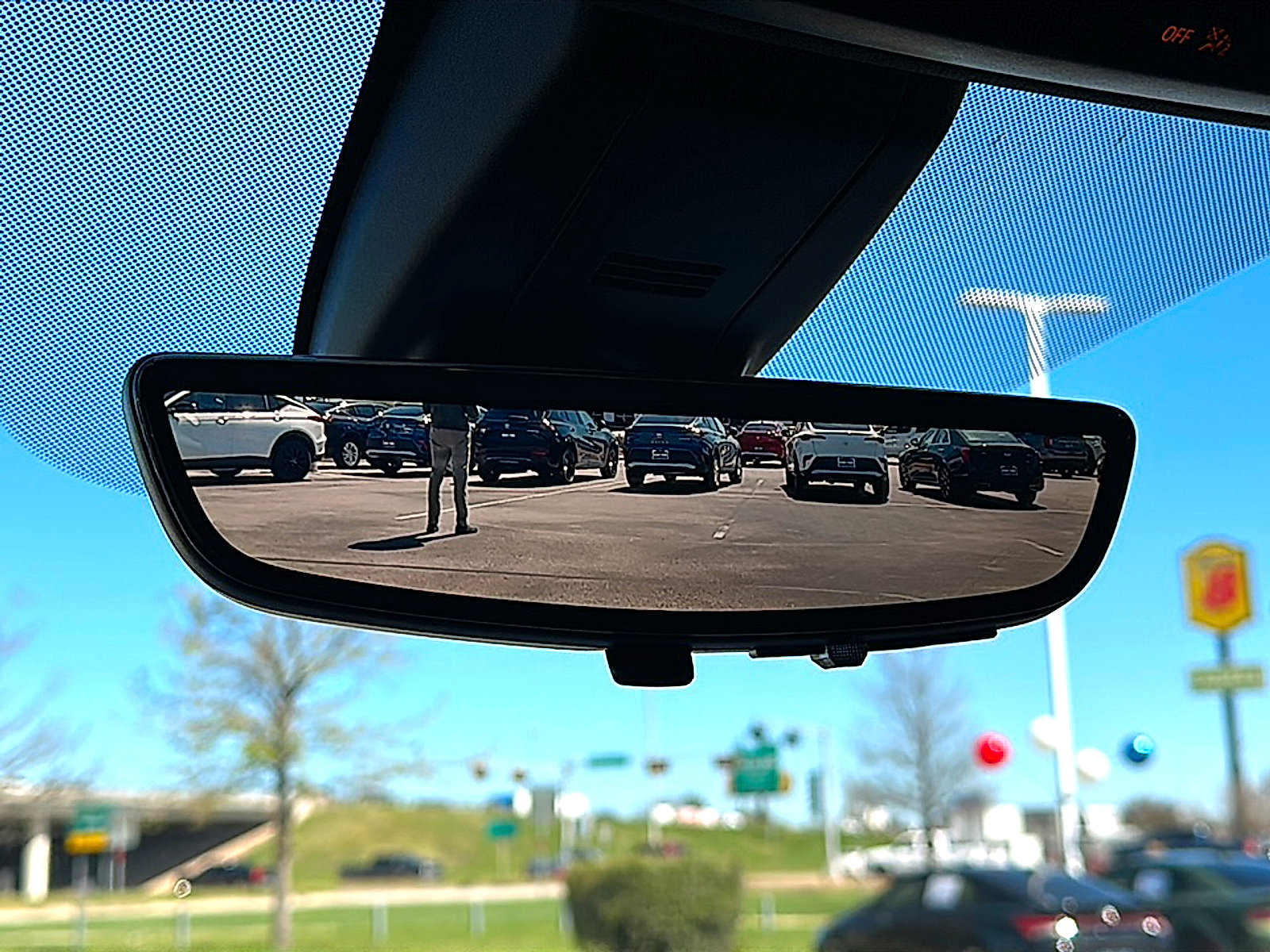 Used 2022 GMC Yukon Denali w/ Denali Premium Package image 38