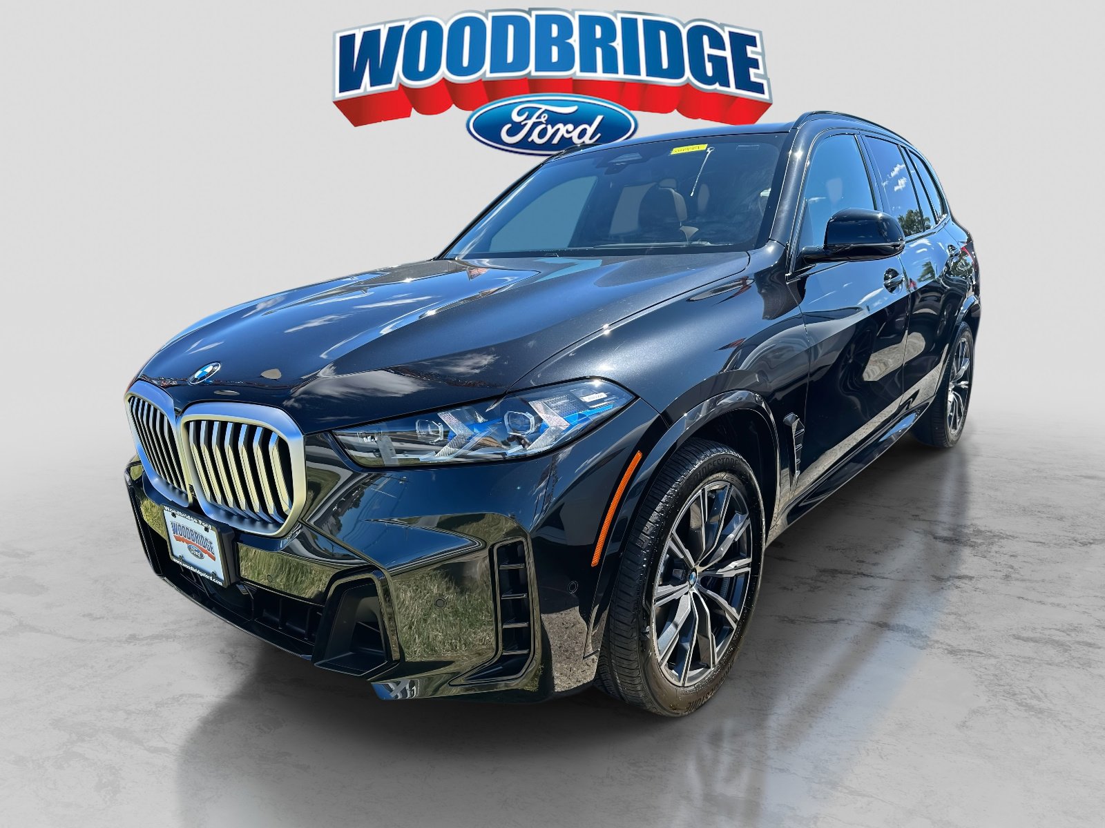 Used 2024 BMW X5 xDrive40i w/ M Sport Package image 2