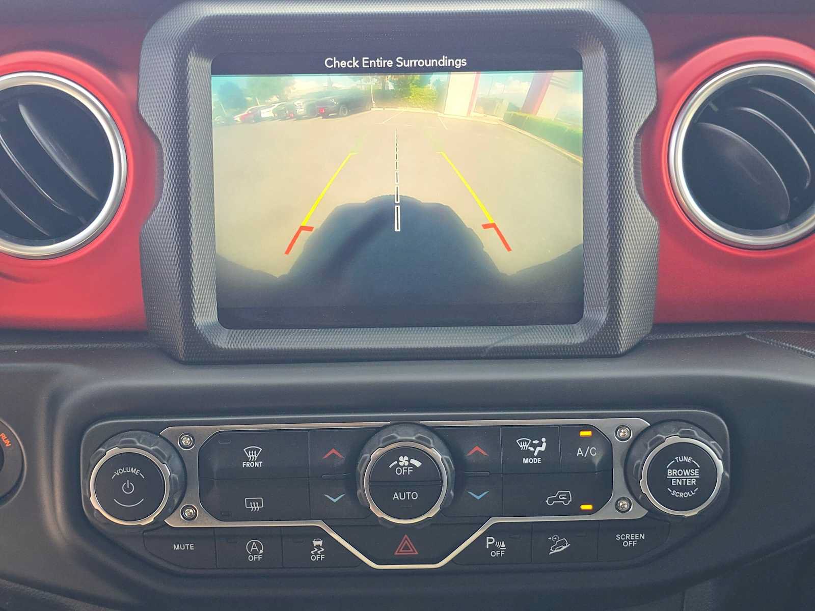 Used 2018 Jeep Wrangler Unlimited Rubicon AWD/4WD image 27