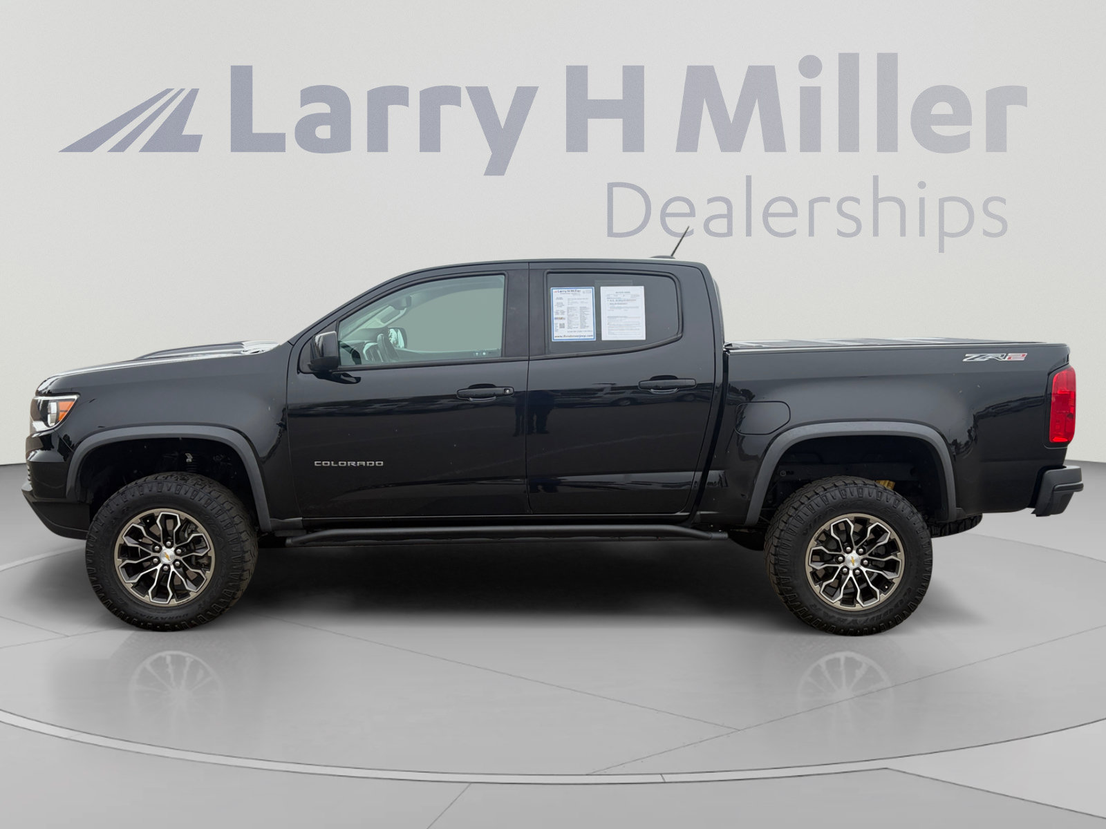 Used 2022 Chevrolet Colorado ZR2 AWD/4WD image 3