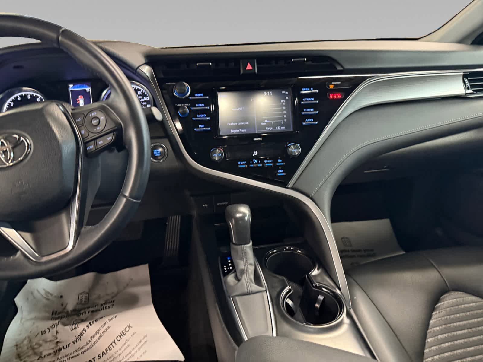 Used 2020 Toyota Camry SE w/ Convenience Package FWD image 21