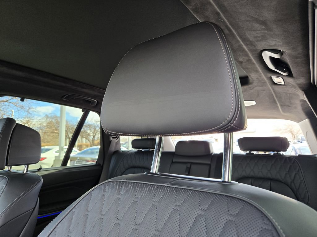 New 2026 BMW X5 M60i w/ Executive Package image 16