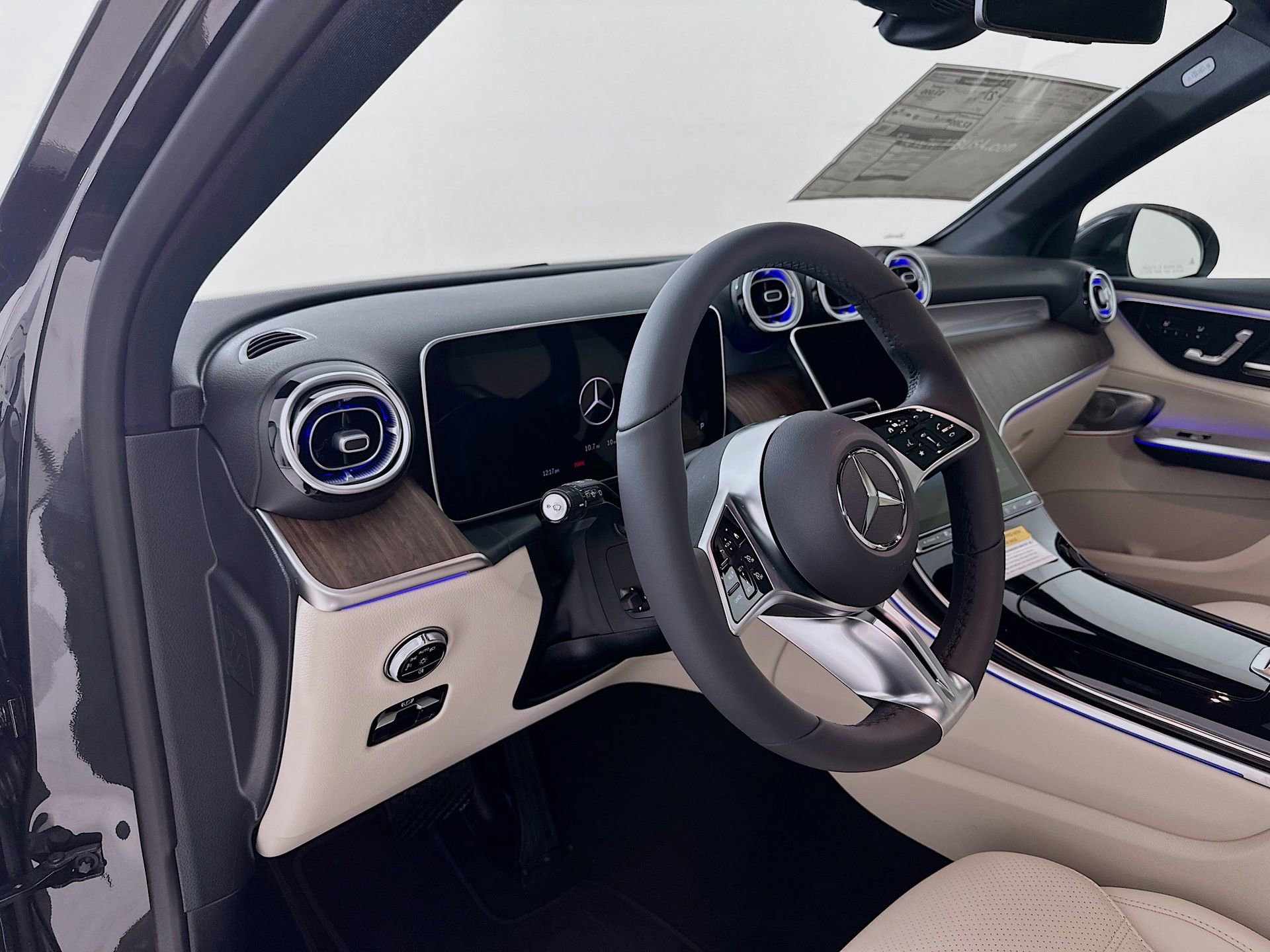 New 2026 Mercedes-Benz GLC 300 image 10