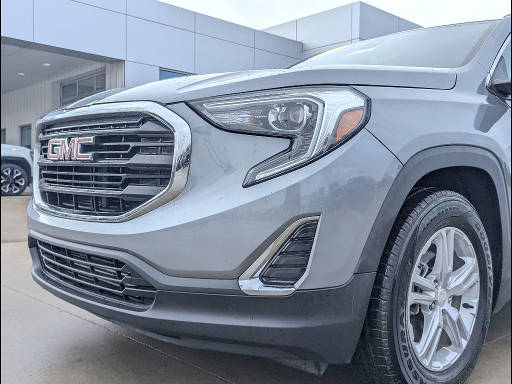 Used 2021 GMC Terrain SLE w/ Driver Convenience Package AWD/4WD image 13