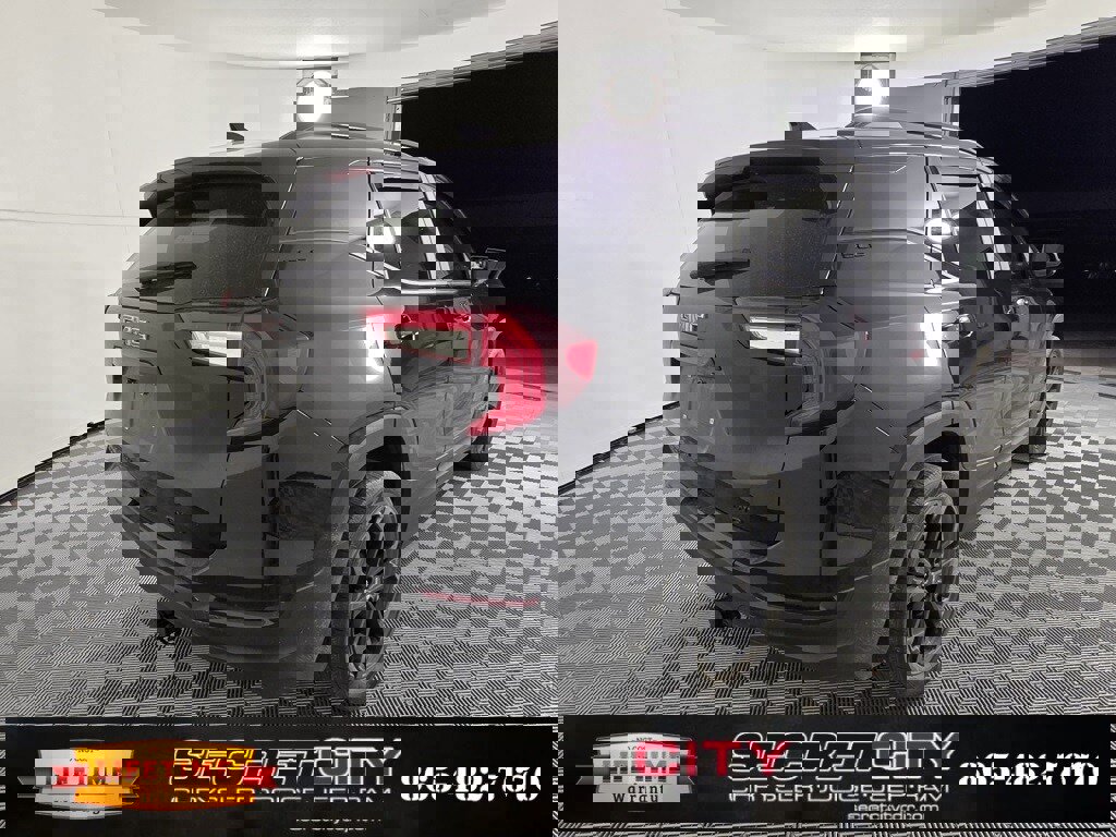 Used 2022 GMC Terrain SLE w/ Driver Convenience Package image 5