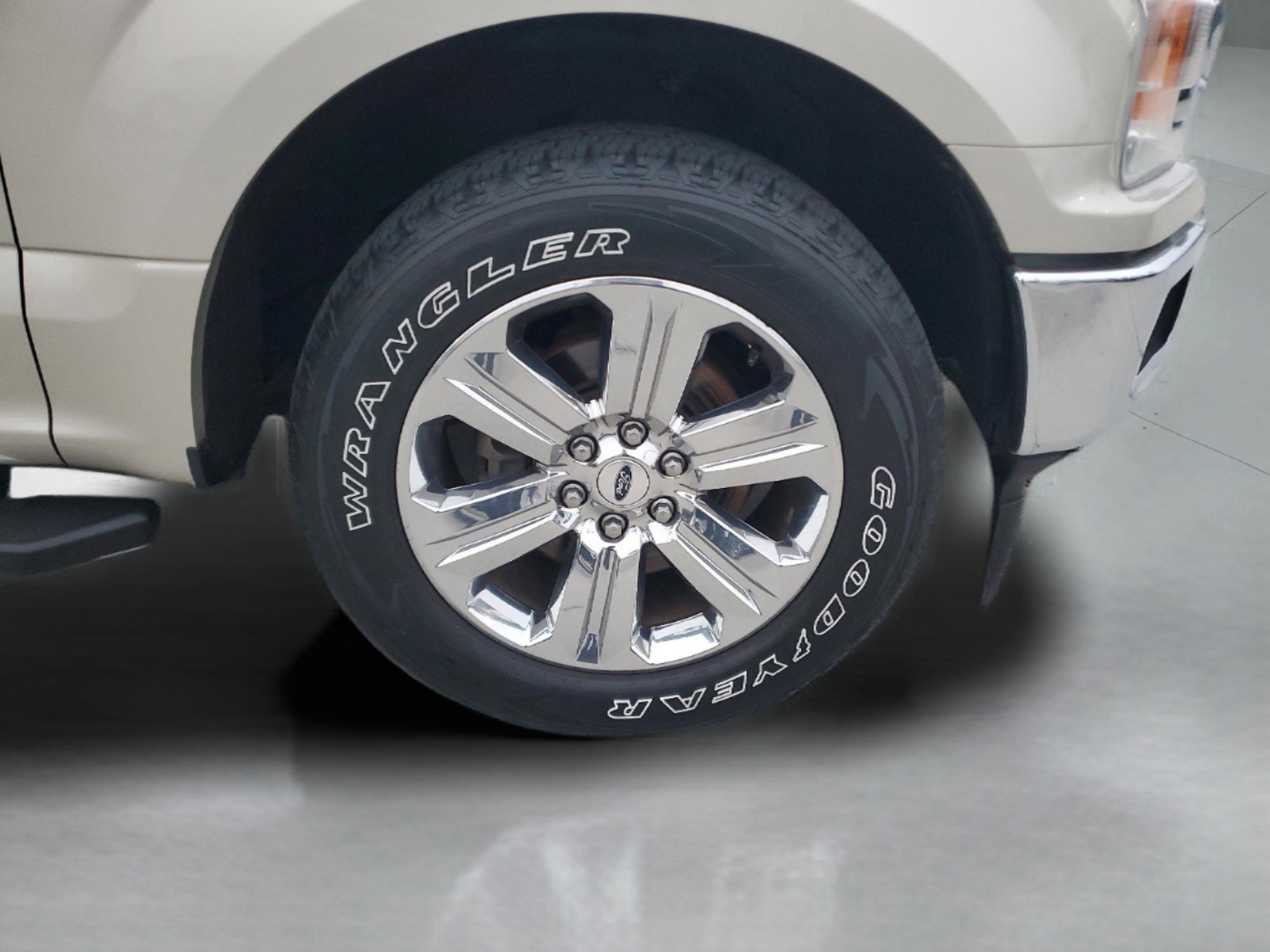 Used 2018 Ford F150 XLT w/ Equipment Group 302A Luxury image 6