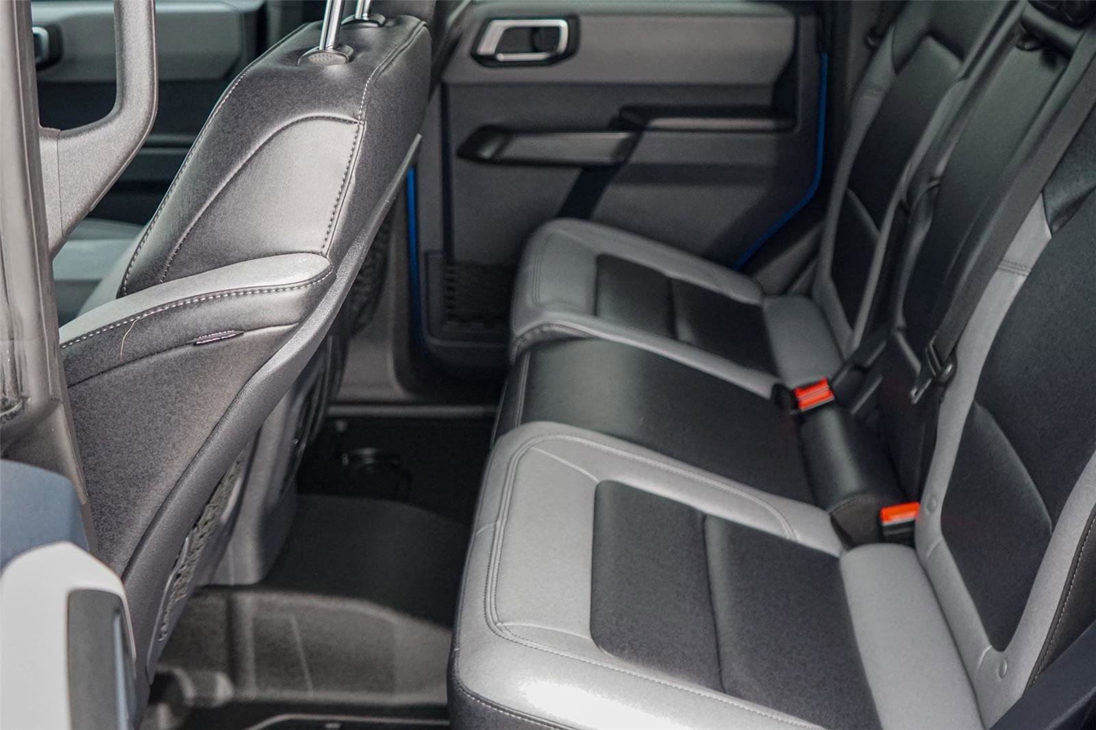 Used 2024 Ford Bronco Black Diamond image 24