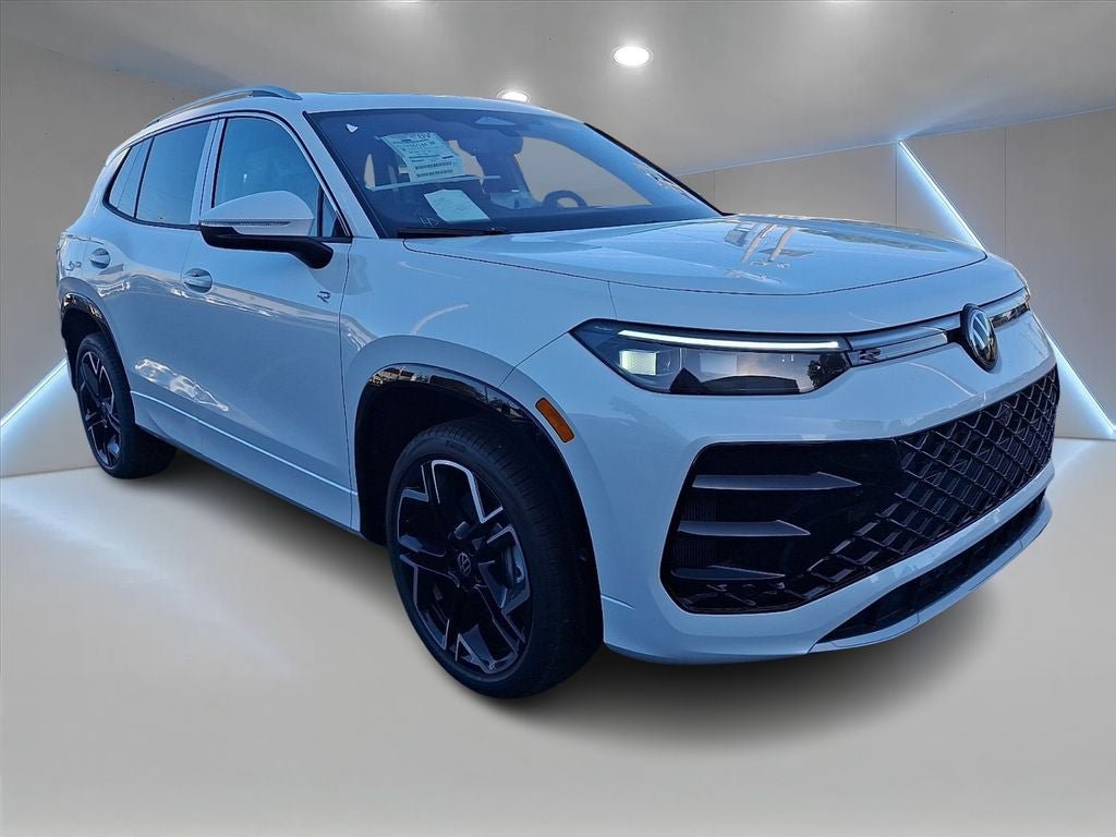New 2026 Volkswagen Tiguan SEL R-Line AWD/4WD image 2