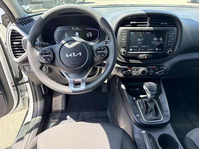 Used 2025 Kia Soul LX w/ LX Technology Package image 17