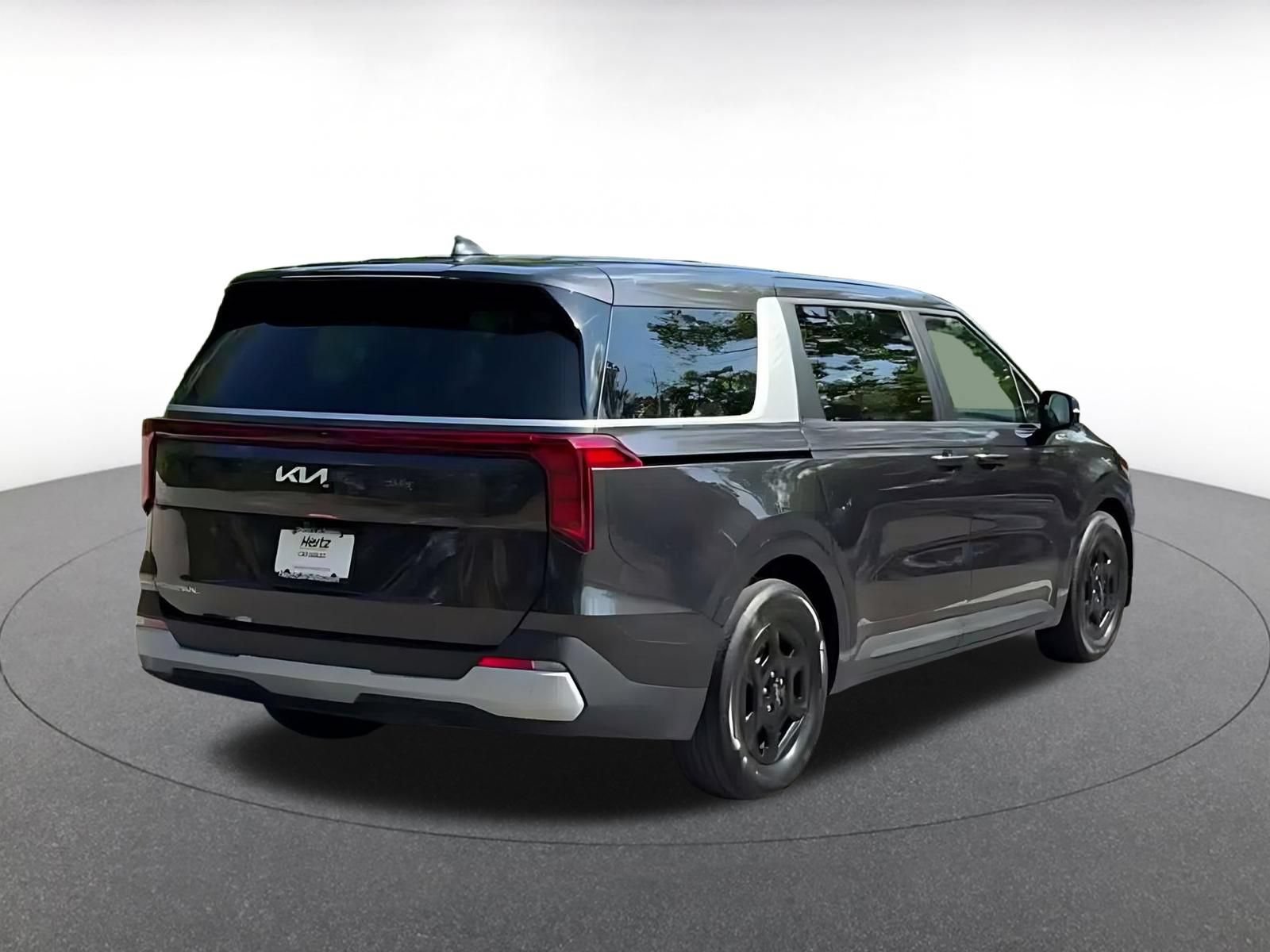 Used 2026 Kia Carnival FWD image 13