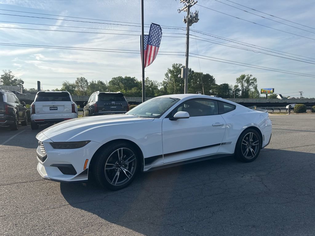 Used 2025 Ford Mustang Coupe image 11