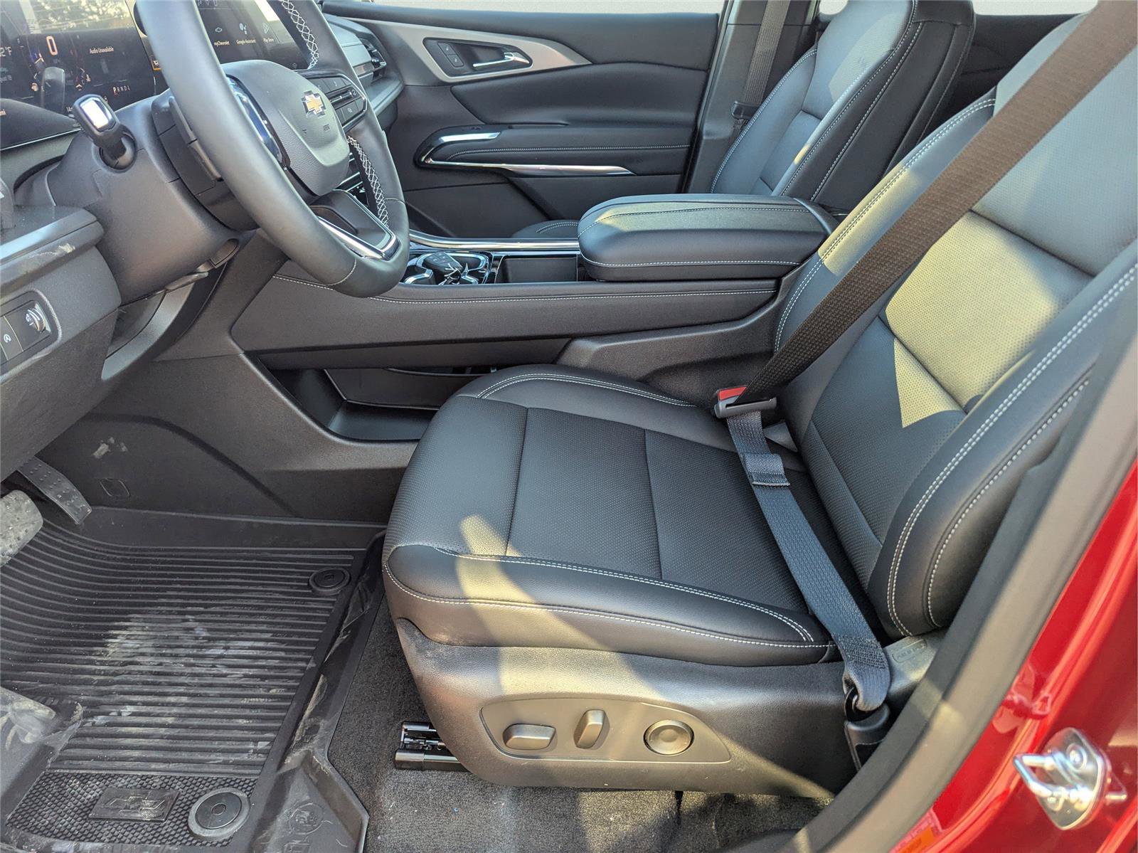 New 2026 Chevrolet Traverse LT w/ Driver Confidence Package image 18