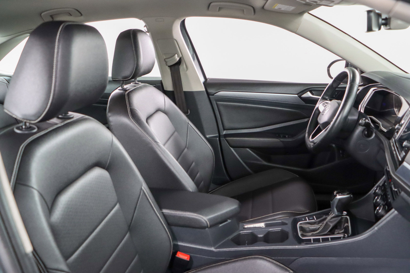 Used 2024 Volkswagen Jetta SE image 26