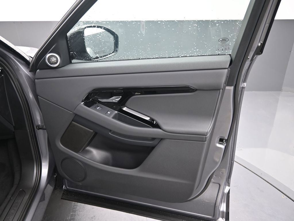 New 2026 Land Rover Range Rover Evoque S image 4