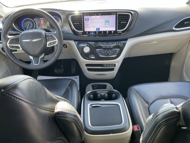 Used 2023 Chrysler Pacifica Touring-L image 34