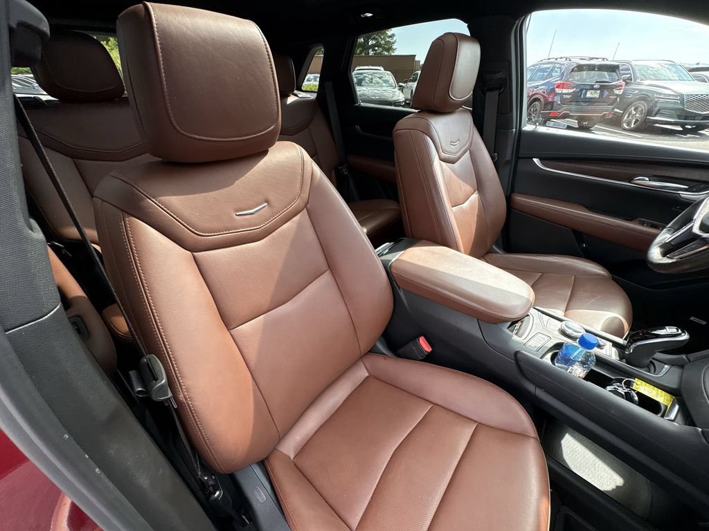 Used 2020 Cadillac XT5 Premium Luxury w/ LPO, Floor Liner Package FWD image 30