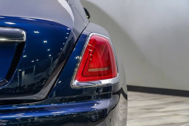 Used 2017 Rolls-Royce Wraith RWD image 70