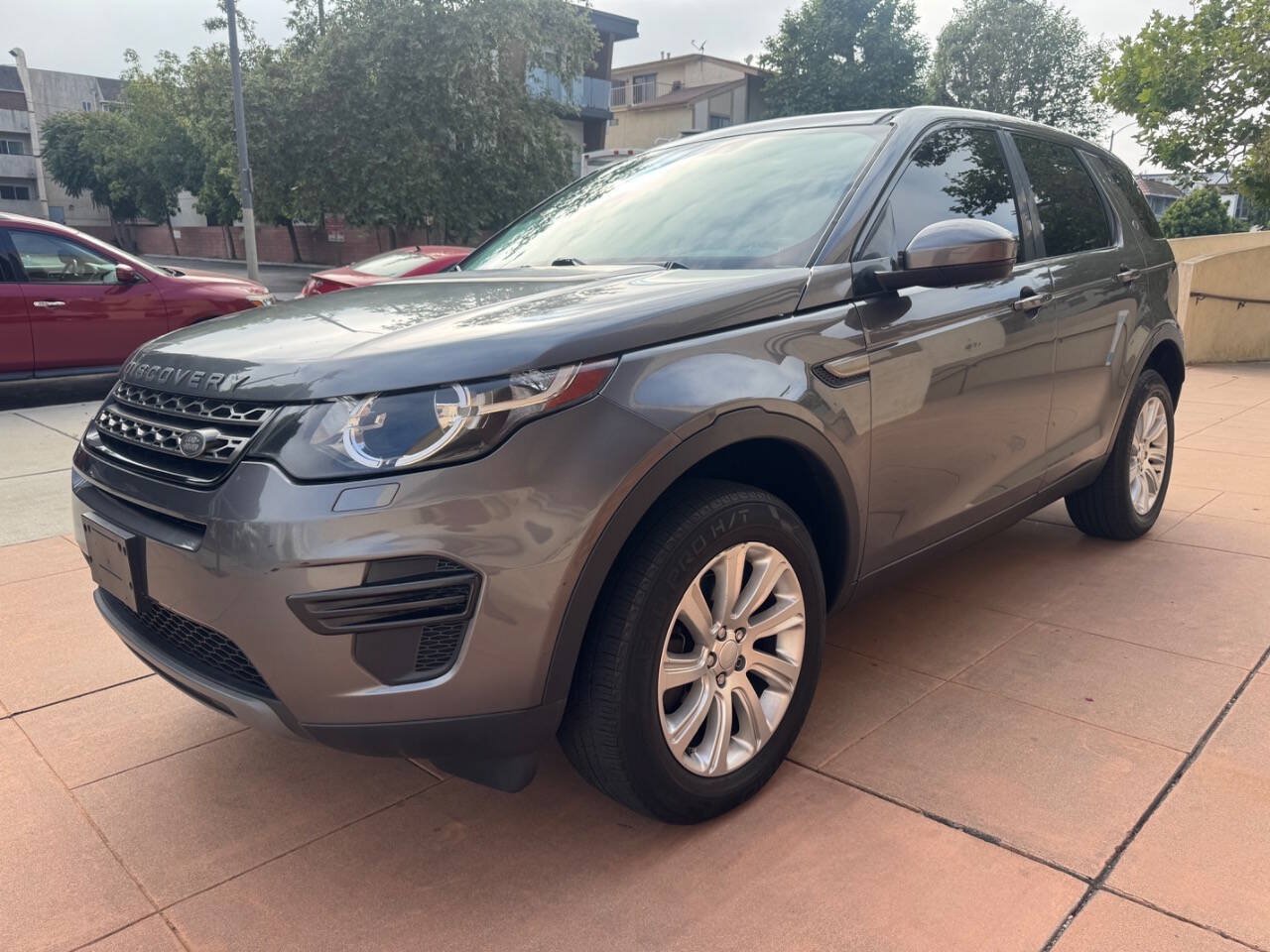 Used 2017 Land Rover Discovery Sport SE AWD/4WD image 2