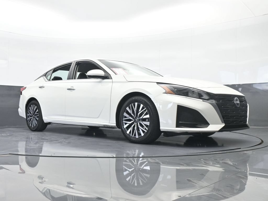 Used 2023 Nissan Altima 2.5 SV FWD image 64
