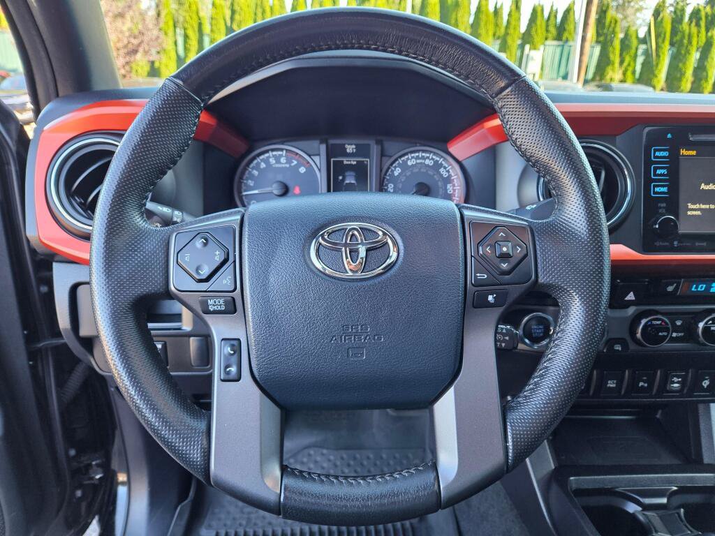 Used 2016 Toyota Tacoma TRD Sport w/ Premium & Technology Package AWD/4WD image 19