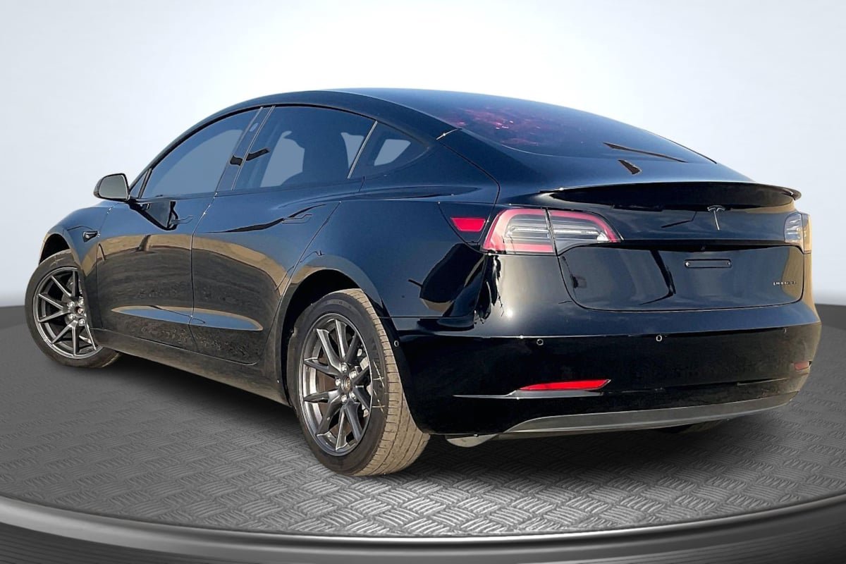 Used 2022 Tesla Model 3 Long Range AWD/4WD image 2