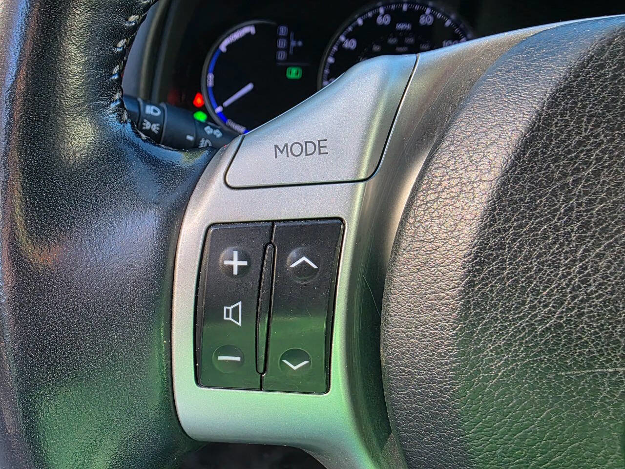 Used 2012 Lexus CT 200h Premium image 17